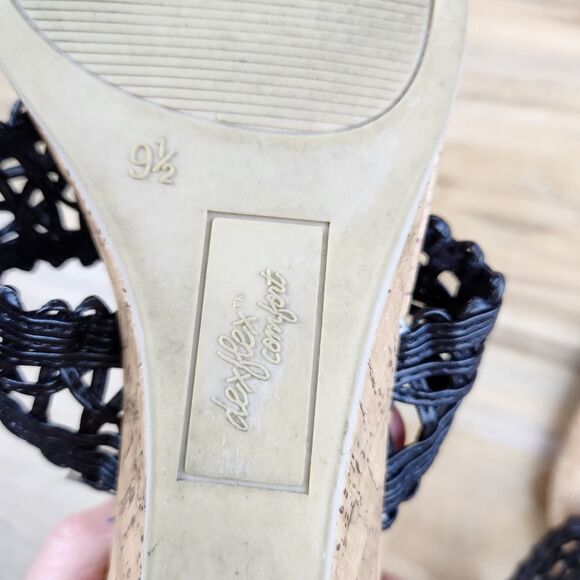 💜DexFlex Comfort Black Wedge Sandals Size 9.5 - Picture 13 of 15